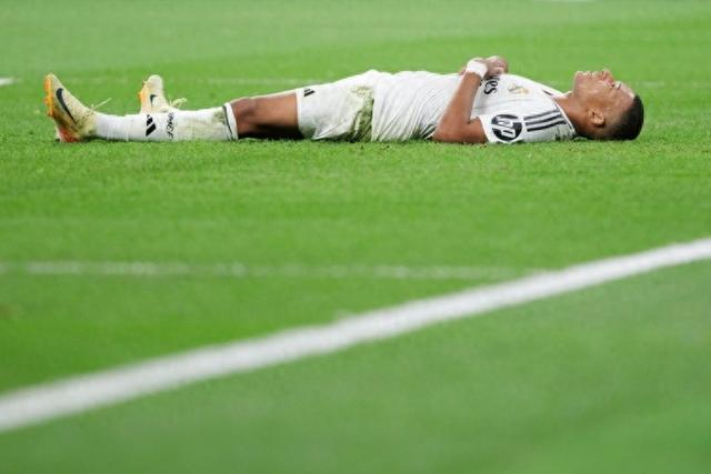 梅西：布斯克茨和阿尔巴能以这样的方式退役非常美好