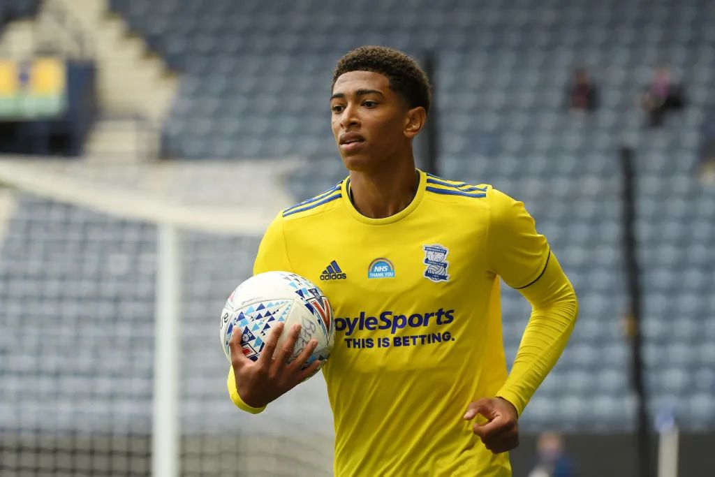 西甲-毕巴0-2皇马：历史战绩碾压，龙哥不用慌｜前瞻