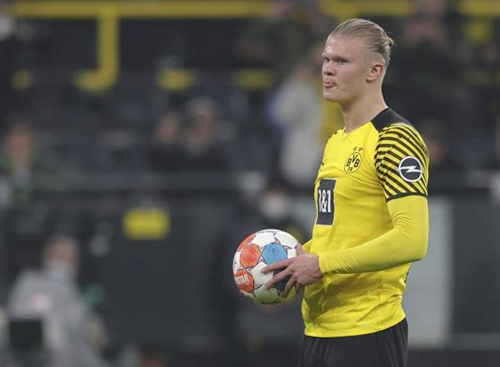 巴萨梅西助攻队友攻入制胜球