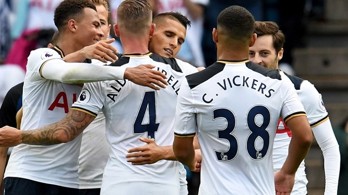 九人皇马主场输球，转播镜头拍到贝林辱骂四官：你XX的白痴