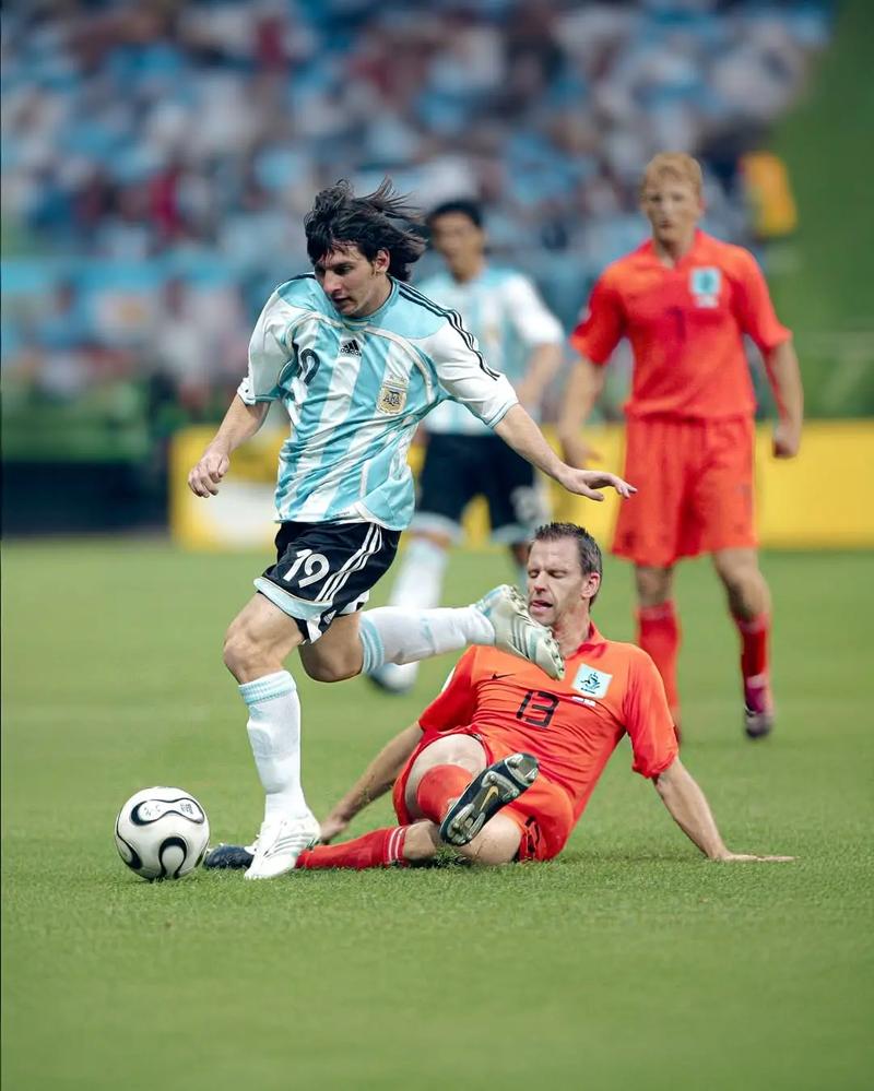 两进两出！贝西洛维奇已经是第二次在同曦下课