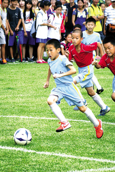 凯尔特人以138-129击败魔术，凭借高命中率和高效进攻取得关键胜利。