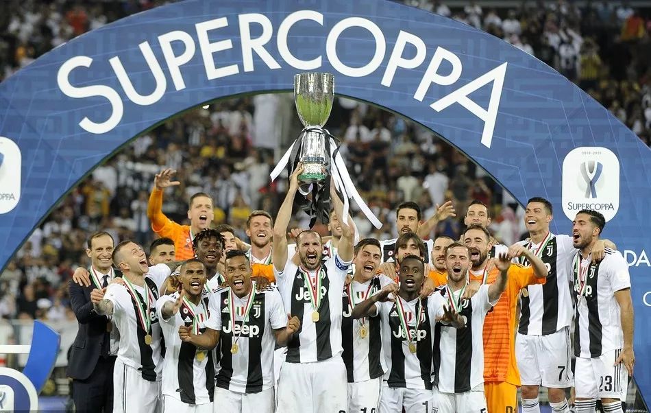 女子篮球联赛精彩进球回顾